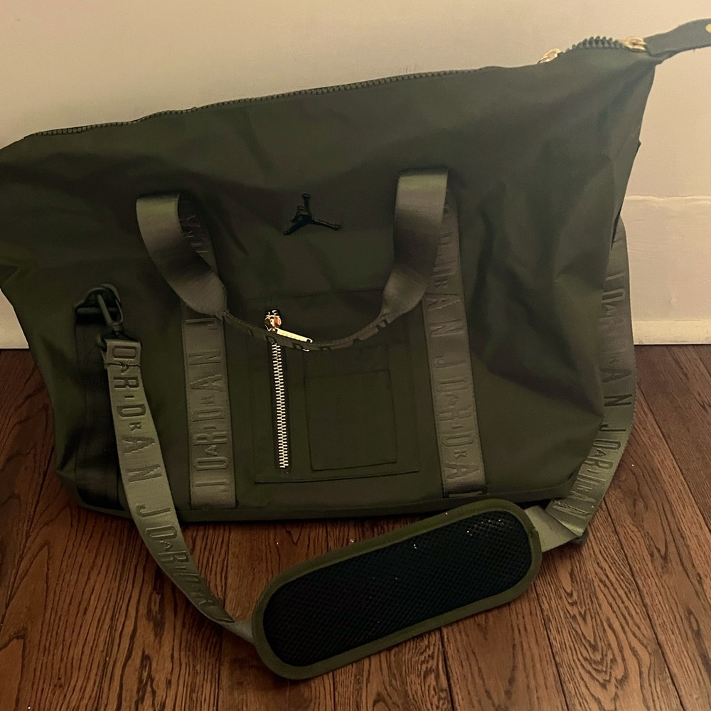 JORDAN WEEKENDER TOTE